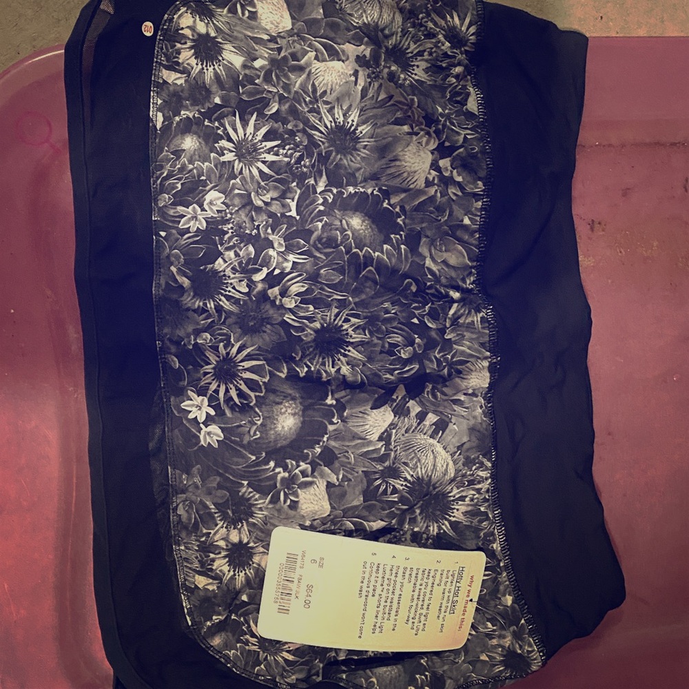 Lululemon hotty hot short